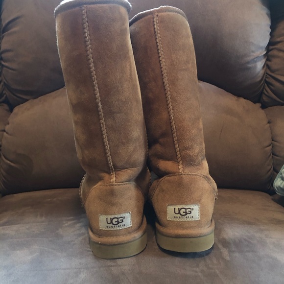 Tall chestnut Ugg’s - Picture 5 of 7
